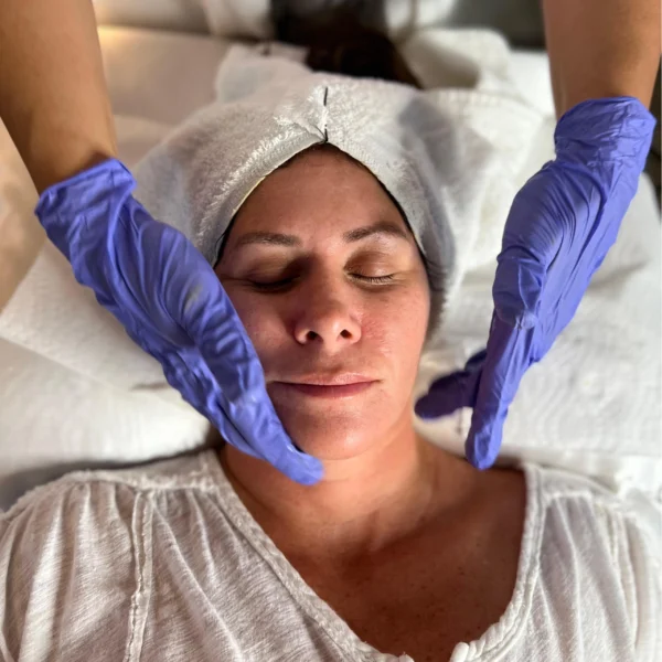 Kinesiolifting Facial